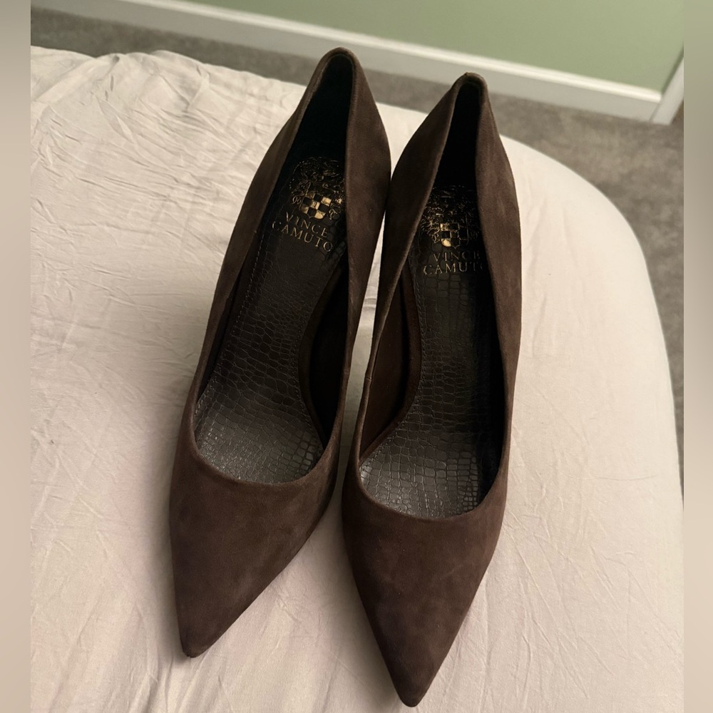 Vince Camuto Women's Brown Pumps